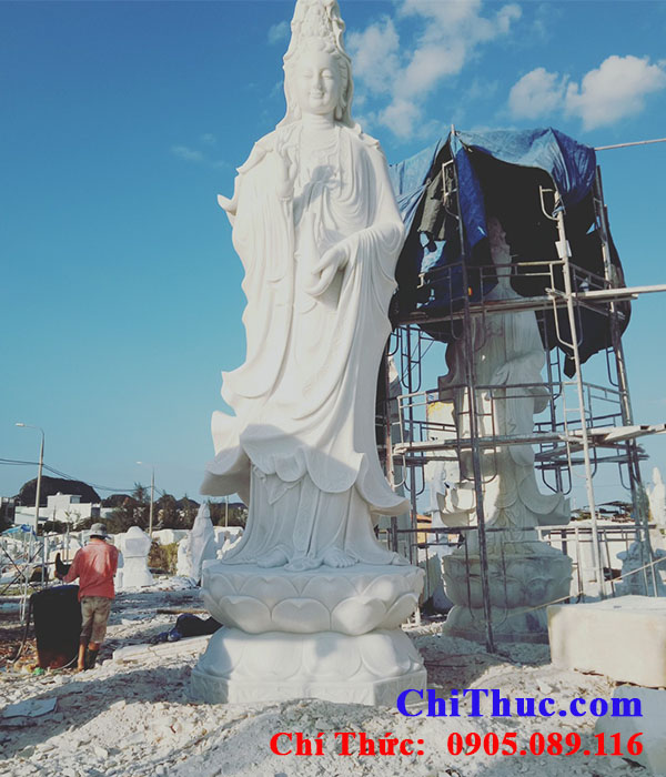 Tượng Phật Quan Âm đá non nước