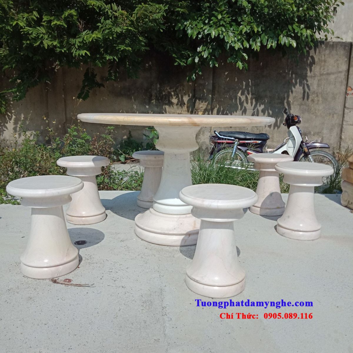 Bàn nghế đá Non Nước - Đà Nẵng