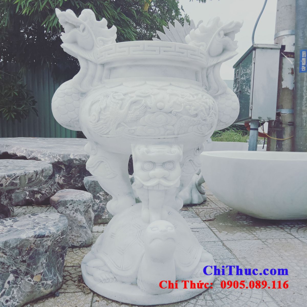 Lư bằng đá Non Nước