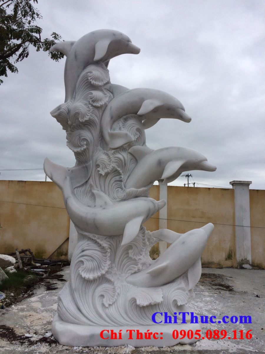 Tượng cá heo đá non nước